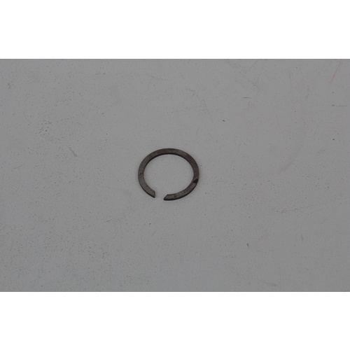GENUINE TOYOTA 90520-31009 SNAP RING FOR LANDCRUISER FRONT AXLE CV 30 x 37 x 2mm