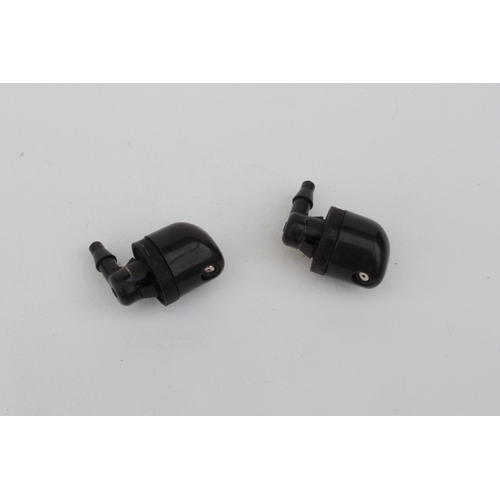 UNIVERSAL RIGHT ANGLE PUSH ON WINDSCREEN WASHER NOZZLE 8mm HOLE 5mm HOSE W/ SEAL